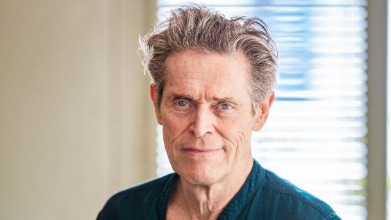 Williem Dafoe posa para Galería.