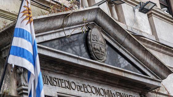 Sede del Ministerio de Economía, en Colonia y Paraguay.
