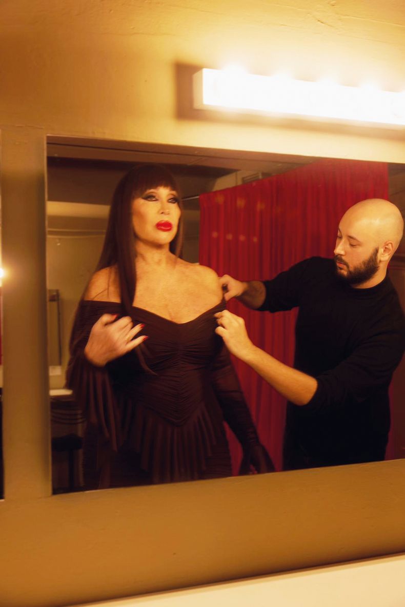 Tavo García vistió a Moria Casán para los premios Martín Fierro y prepara actualmente el vestuario que usará la argentina en su serie de Netflix.