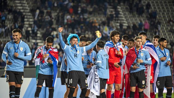 Los juveniles uruguayos festejando el campeonato del mundo. Foto: Sofía Torres Los juveniles uruguayos festejando el campeonato del mundo. Foto: Sofía Torres
