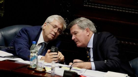 Tabaré Viera y Pedro Bordaberry, senadores colorados de Vamos Uruguay. Tabaré Viera y Pedro Bordaberry, senadores colorados de Vamos Uruguay.