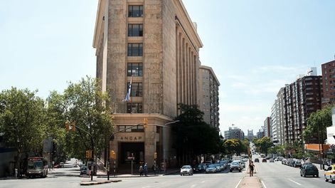 Sede de Ancap en Montevideo. Foto: Ricardo Antúnez / adhocFOTOS