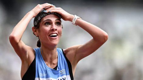 Julia Paternain, medalla de bronce en el maratón del Mundial, en Tokio, 14 de setiembre de 2025.