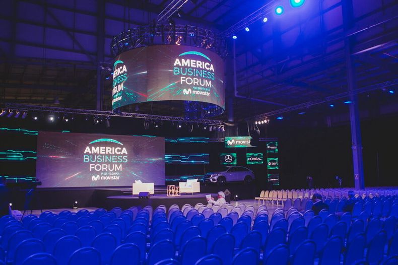 imagen de Mensajes inspiradores y elogios a Uruguay en foro empresarial