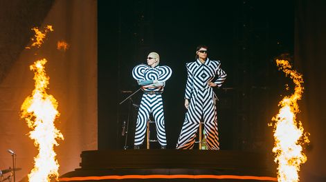 Ca7riel & Paco Amoroso dieron un show demoledor en el Antel Arena este jueves 25 de setiembre.
