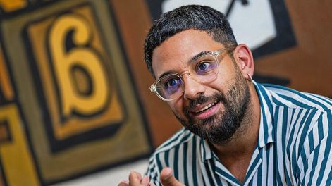Joaquín Mateauda durante la entrevista con Búsqueda. Foto: Mauricio Zina / adhocFOTOS