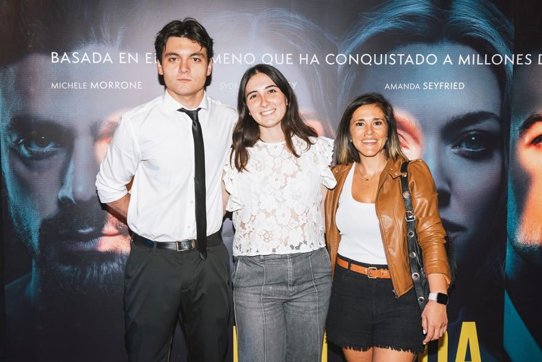 Asesor de Movie Mathías Marchand, asistente de Movie Julieta Tejera y Florencia Canzobre.