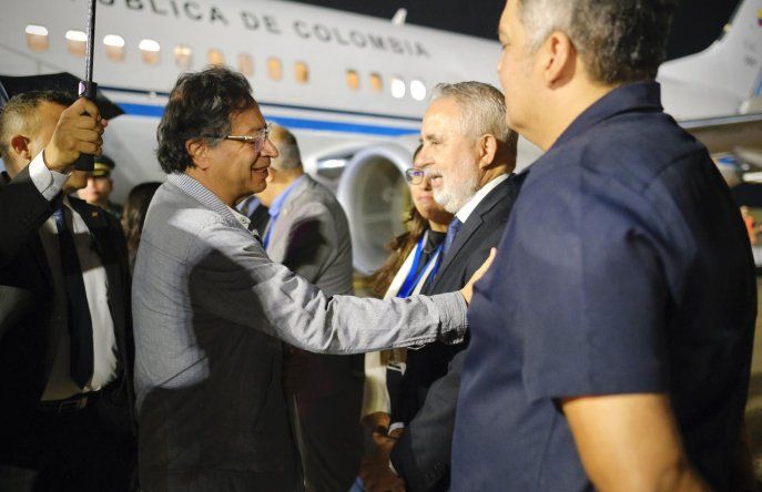 Gustavo Petro a su llegada a Montevideo para la asunción de Yamandú Orsi, 28 de febrero de 2025