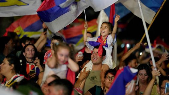 Festejos de simpatizantes frenteamplistas la noche del 24 de noviembre Festejos de simpatizantes frenteamplistas la noche del 24 de noviembre