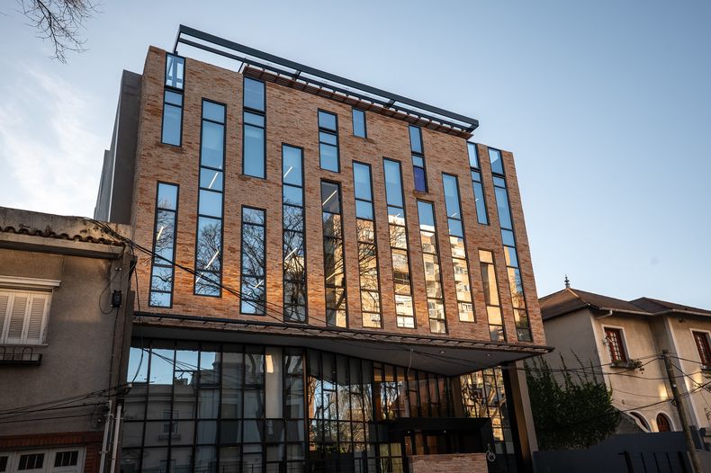 Escuela de Negocios de la Universidad ORT Uruguay, ubicada en Luis de Latorre.