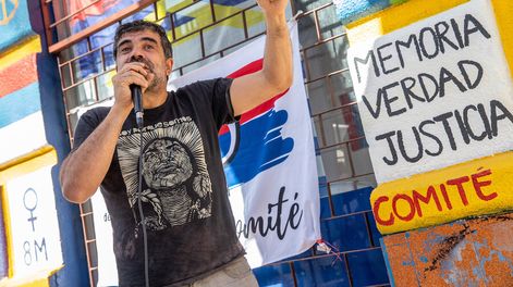 Oscar Andrade durante la celebración del Día del Comité de Base del Frente Amplio. Foto: Mauricio Zina / adhocFOTOS