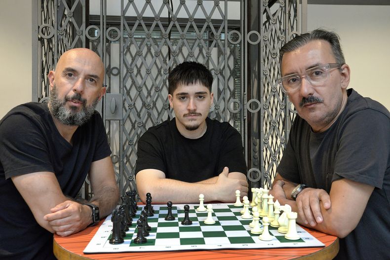 Gustavo Bianchi, Santiago Reyes y Moré protagonizan Reikiavik.