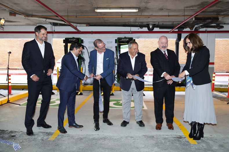 Francis Raquet, Pablo Atencio, Guillermo Moncecchi, Carlos Lecueder, Pablo  Labandera y Elisa Facio