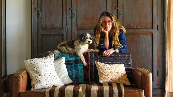 en pueblo garzon, la fotografa estadounidense heidi lender abre las puertas de su farmhouse en pueblo garzon, la fotografa estadounidense heidi lender abre las puertas de su farmhouse