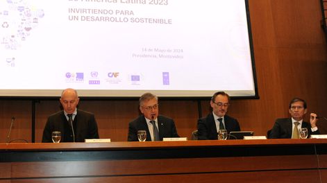 El canciller Omar Paganini, inaugurando el foro donde se presentó el informe para Uruguay de OCDE, Cepal, CAF y UE. Foto: Presidencia