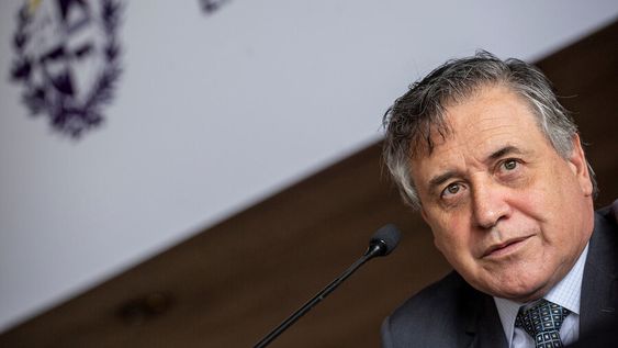 Omar Paganini, ministro de Industria. Foto: Mauricio Zina / adhocFOTOS