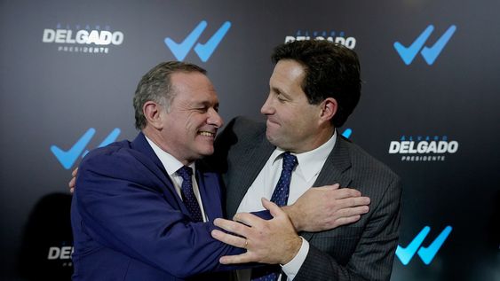 En la presentación como eventual ministro de Economía, Diego Labat y Álvaro Delgado En la presentación como eventual ministro de Economía, Diego Labat y Álvaro Delgado