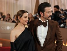 El actor mexicano Diego Luna y Marina de Tavira posan a su llegada a la edición 83a de los Globos de Oro, en el Hotel Beverly Hilton en Los Ángeles. El actor mexicano Diego Luna y Marina de Tavira posan a su llegada a la edición 83a de los Globos de Oro, en el Hotel Beverly Hilton en Los Ángeles.