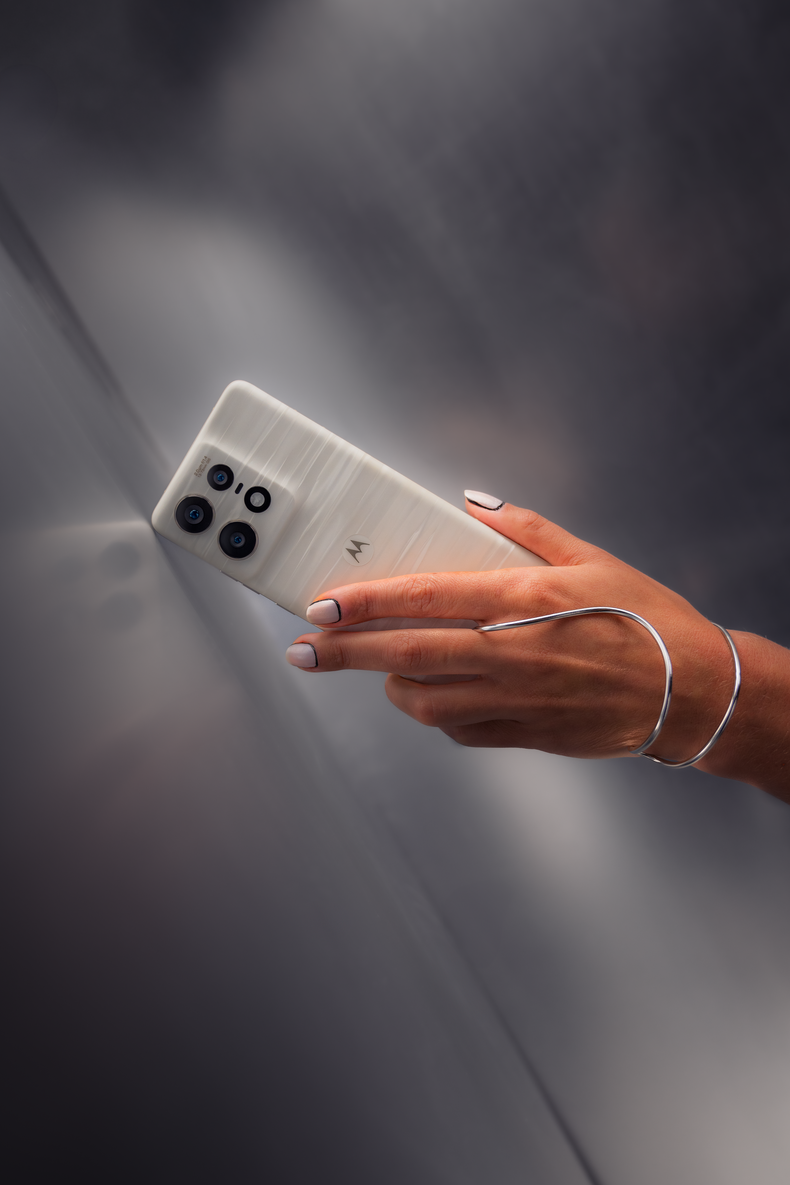 2024_MOTOROLA EDGE_MACAN_GALLERY SHOOT_ PROFESSIONAL_PHOTO 11.png