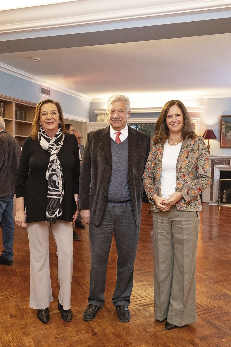 Patricia Lussich, Alfredo Fernández Sívori y ministra de Industria Elisa Facio