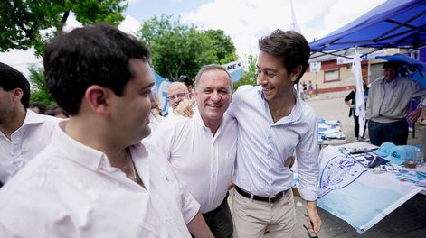 Álvaro Delgado y Juan Sartori en la Convención Nacional del Partido Nacional en el Club Larre Borges en Montevideo. Foto: Javier Calvelo / adhocFOTOS