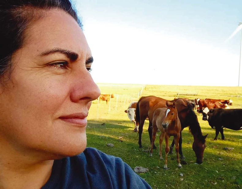 La directora del INC, en representación de los productores, Karina Henderson