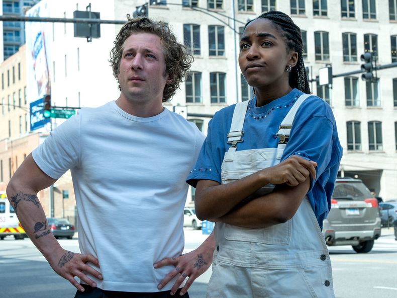 Jeremy Allen White y Ayo Edebiri protagonizan The bear, que estrena su cuarta temporada en Disney+