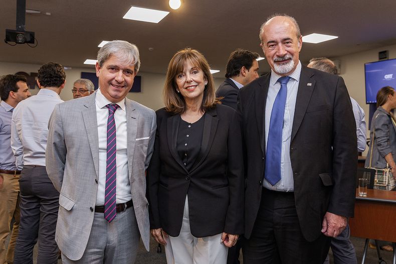 Del Ministerio de Educación y Cultura: director general Pablo Landoni y subsecretaria Ana Ribeiro, con secretario de Gestión Académica en Universidad ORT Pablo San Nicolás