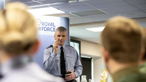 Andrew Turner sirvió durante 37 años en la Real Fuerza Aérea del Reino Unido