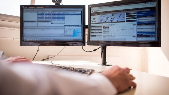 Pantallas de operaciones de la Bolsa Electrónica de Valores (Bevsa) Pantallas de operaciones de la Bolsa Electrónica de Valores (Bevsa)