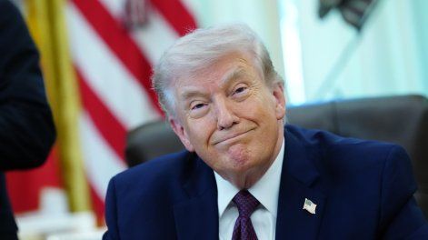 El presidente de Estados Unidos, Donald J. Trump, anuncia una orden ejecutiva sobre la integridad electoral en el Despacho Oval de la Casa Blanca en Washington, D.C., EE. UU., el 31 de marzo de 2026.