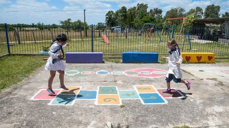 Asistir a la educación es un requisito para percibir la Asignación Familiar