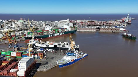 Vista aérea del Puerto de Montevideo.