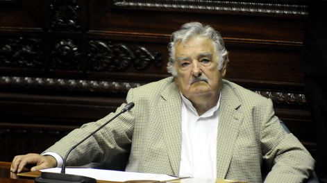 imagen de Mujica renunció al Senado pero sigue en política y es visto como  el gran adversario por la oposición, que prefirió no homenajearlo