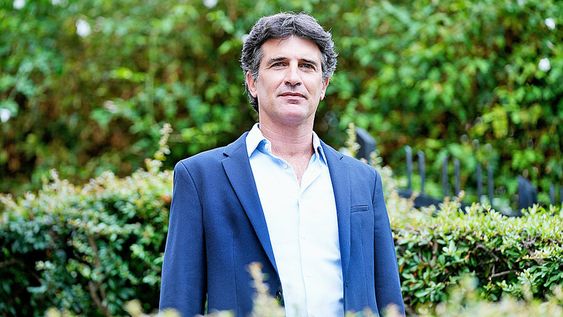 Ignacio Zuasnabar en la sede de Equipos Consultores en Montevideo Ignacio Zuasnabar en la sede de Equipos Consultores en Montevideo