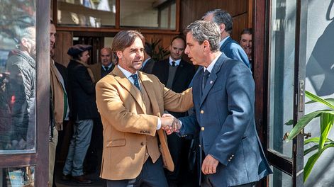 El presidente se reunió en la Expo Prado con dirigentes de la Asociación Rural. Foto: Mauricio Zina, adhocFOTOS