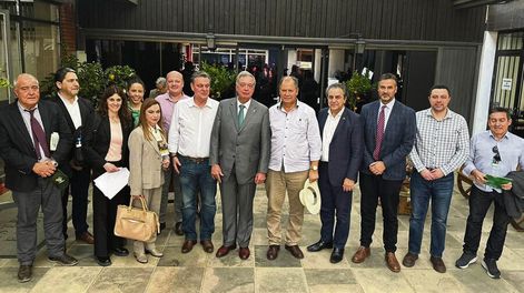 Delegaciones de Uruguay y Brasil, encabezadas por los ministros Mattos y Fávaro, en Expointer. Foto: MGAP