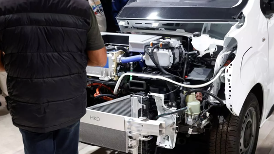 Stellantis presentó sus furgonetas comerciales de pila de combustible de hidrógeno en el Salón del Automóvil de París el año pasado