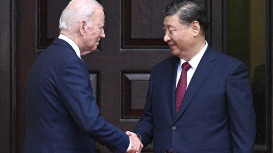 Presidentes Joe Biden y Xi Jinping en San Francisco. Foto: Brendan Smialowski / AFP Presidentes Joe Biden y Xi Jinping en San Francisco. Foto: Brendan Smialowski / AFP