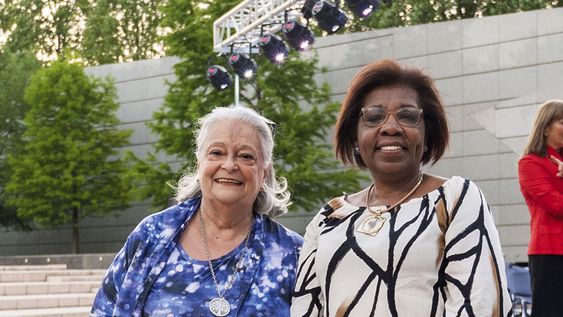 Graciela Guido y la senadora Gloria Rodríguez