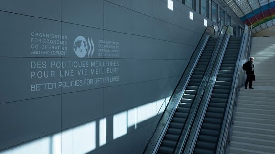 Interior de la sede de la OCDE, en París. Interior de la sede de la OCDE, en París.