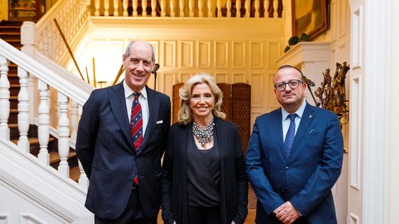 Embajador de Italia Fabrizio Petri, directora ejecutiva de la Bienal de Montevideo Graciela Ramponi e intendente de Caccuri Luigi Quintieri. Embajador de Italia Fabrizio Petri, directora ejecutiva de la Bienal de Montevideo Graciela Ramponi e intendente de Caccuri Luigi Quintieri.