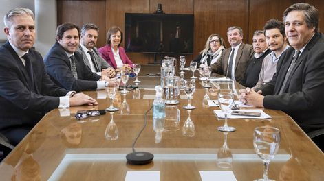Directores y técnicos del BCU en la reunión del Copom del martes 15. Foto: BCU