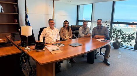 El prosecretario de Presidencia Jorge Díaz junto a parte de su equipo.