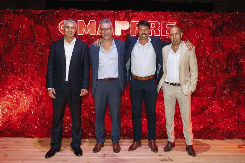 Director de PLife Mapfre Gonzalo Bernasconi, asesor Leonardo Pasos, responsable de MkLife Sebastián Muñiz y responsable de Seguros MVDLife Jorge Silveira