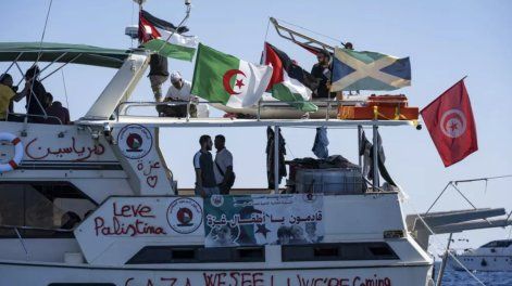 La Flotilla Global Sumud, compuesta por unas 45 embarcaciones, inició su viaje a Gaza el mes pasado.