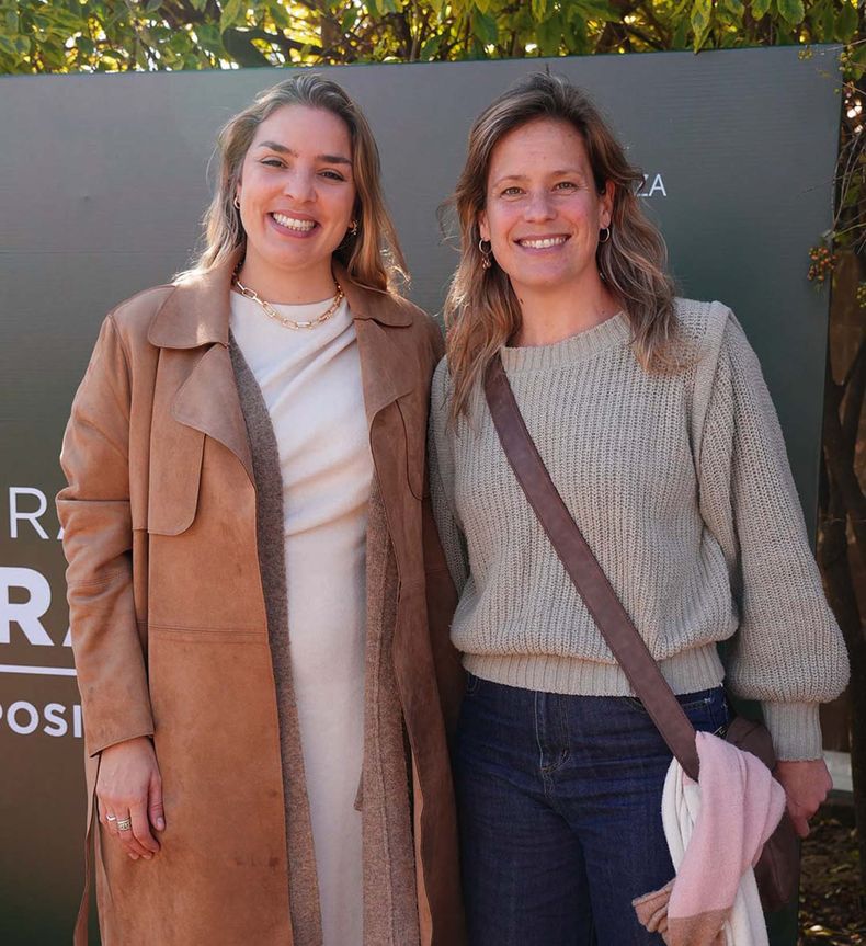 La responsable de eventos y tácticas de Interagrovial John Deere, Agustina Rizzi; y la gerente de Marketing, Sabina Reihle