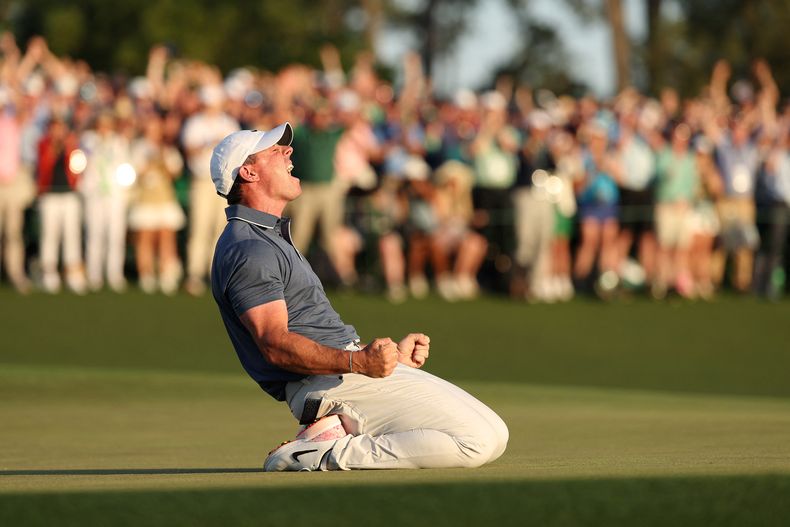 Rory Mcllroy cae de rodillas tras el Masters de Augusta