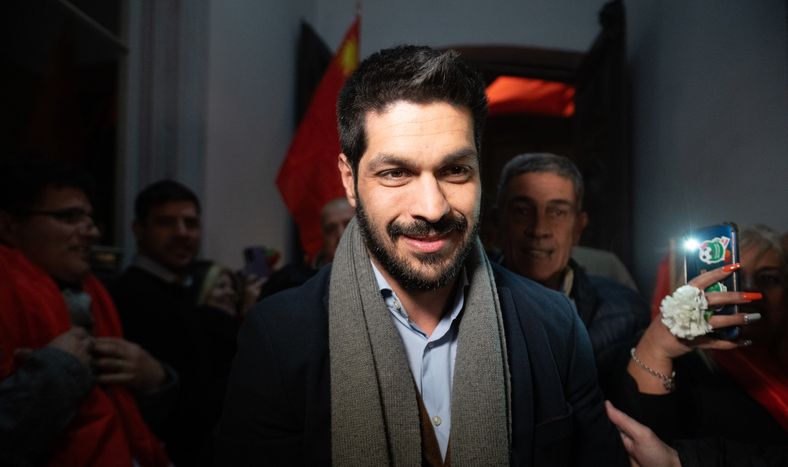 Andrés Ojeda en la sede del Partido Colorado