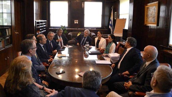 La reunión de transición en el área económica, en la tarde de este martes, en el despacho ministerial La reunión de transición en el área económica, en la tarde de este martes, en el despacho ministerial